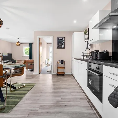 2 Bed Flat شقة مانشستر