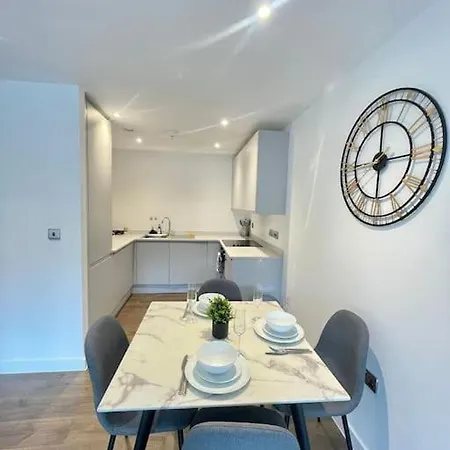 Apartament Thewaterhouse - 2bed 2bathrooms Fits4 & Balcony