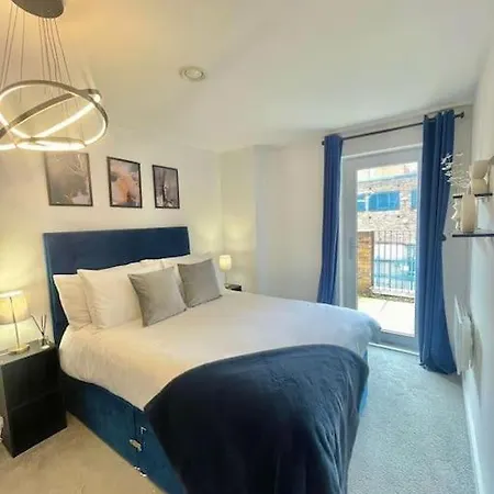 Thewaterhouse - 2bed 2bathrooms Fits4 & Balcony Manchester