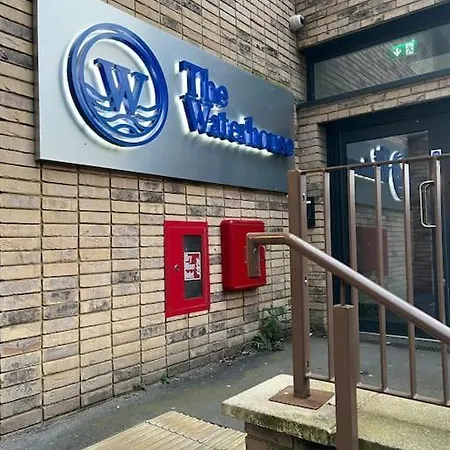 Thewaterhouse - 2bed 2bathrooms Fits4 & Balcony Manchester