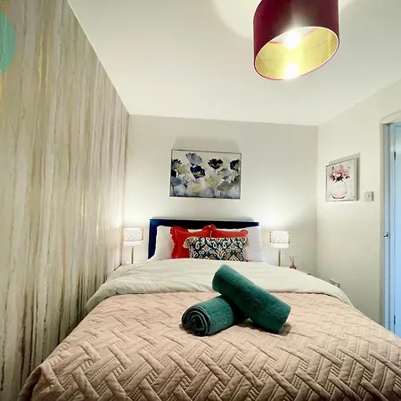 アパート Charming 2br Swinton House -close To Center マンチェスター