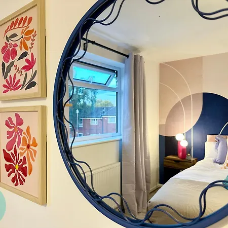 Charming 2br Swinton House -close To Center * マンチェスター