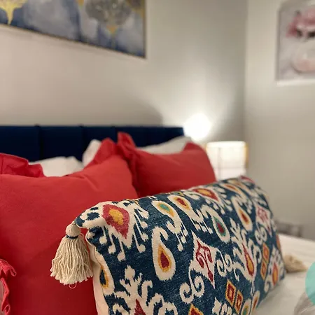 Charming 2br Swinton House -close To Center * マンチェスター