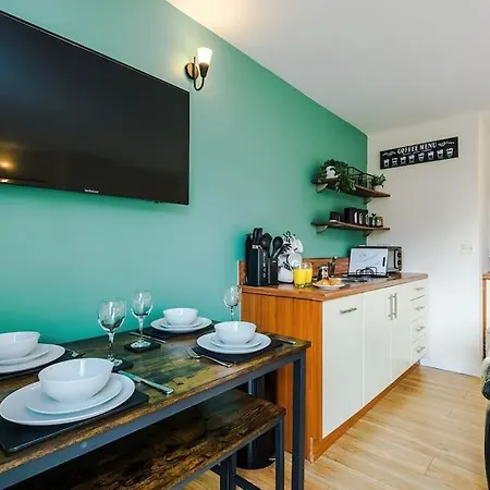 شقة Modern 2br Near Centre - Free Parking Garage