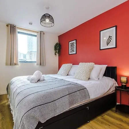 شقة Modern 2br Near Centre - Free Parking Garage