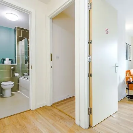 Apartment Modern 2br Near Centre - Free Parking Garage Manchester