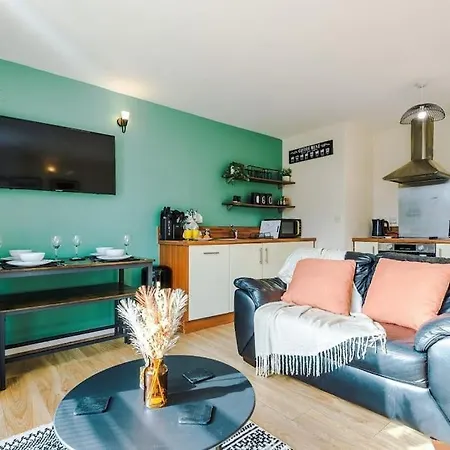 Modern 2br Near Centre - Free Parking Garage * Manchester