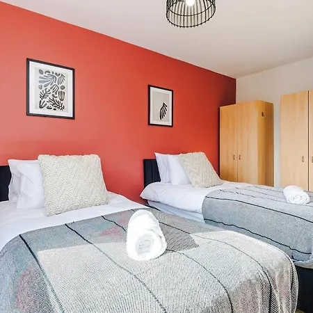 Modern 2br Near Centre - Free Parking Garage Manchester