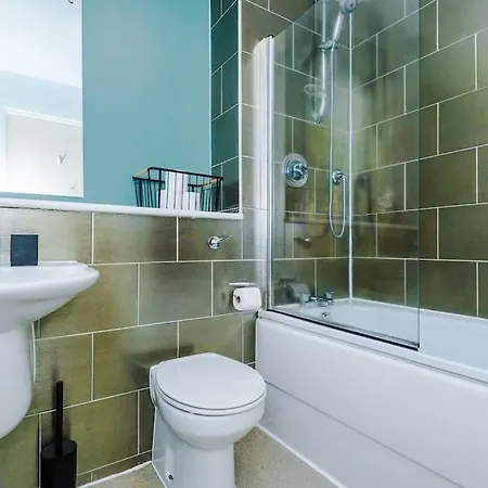 Modern 2br Near Centre - Free Parking Garage