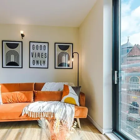 Apartment Modern 2br Near Centre - Free Parking Garage
