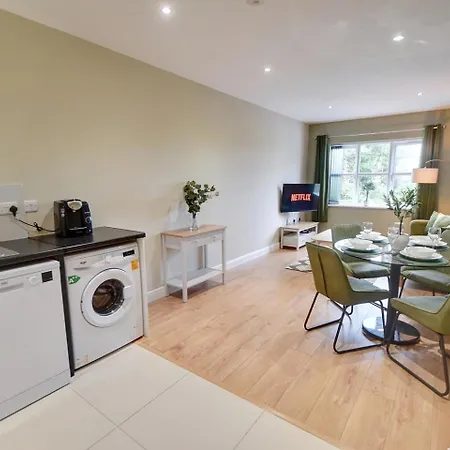 Lejlighed Sophisticated Two Bedroom With Parking