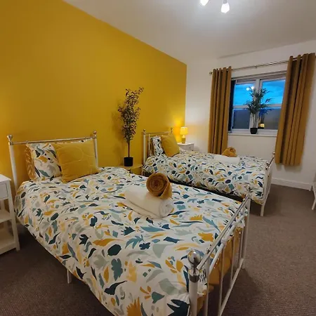 Luxury Two Bedroom With Parking Lägenhet