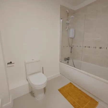 Luxury Two Bedroom With Parking Lägenhet *