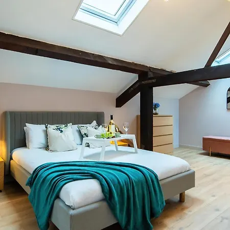 Apartment Spacious Loft Style 3 Bed *