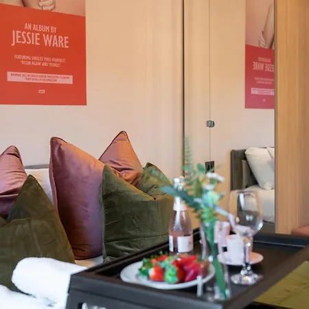 Spacious Loft Style 3 Bed