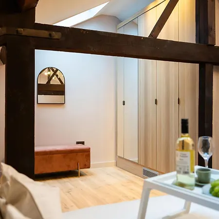 Spacious Loft Style 3 Bed *