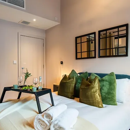 アパート Spacious Loft Style 3 Bed マンチェスター