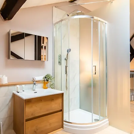 Apartment Spacious Loft Style 3 Bed Manchester