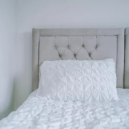 The Clover Townhouse Apartment Manchester