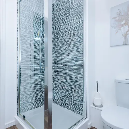 The Clover Townhouse Apartment Manchester