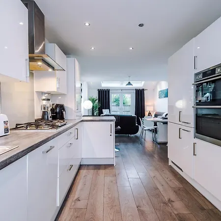 The Clover Townhouse Apartment Manchester