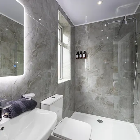 Gasthof The Kent- Luxury