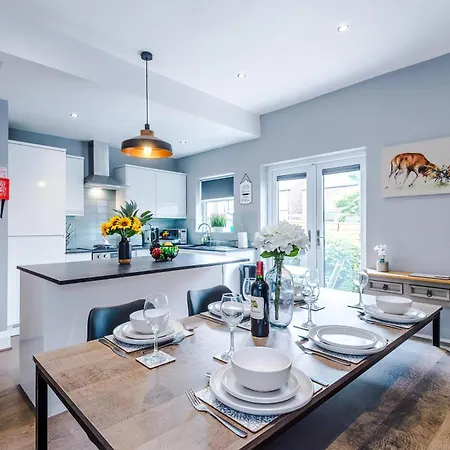New! 3-bed Spacious In By 53 Degrees Property, Ideal For Groups, Free Parking! * 曼彻斯特