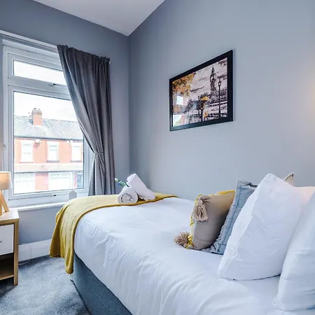 度假居 New! 3-bed Spacious In By 53 Degrees Property, Ideal For Groups, Free Parking! *