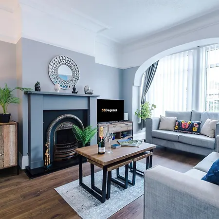 New! 3-bed Spacious In By 53 Degrees Property, Ideal For Groups, Free Parking! *