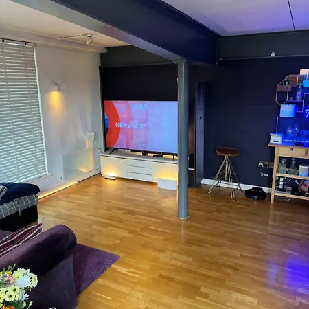 Ancoats Getaway With Terrace And Hot Tub Manchester