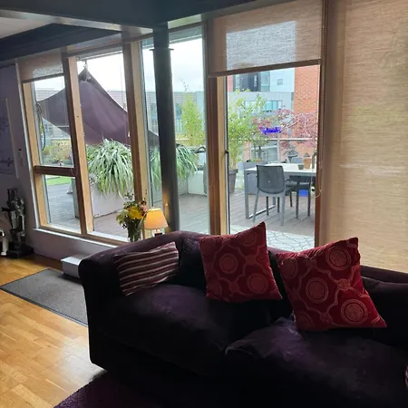 Daire Ancoats Getaway With Terrace And Hot Tub *