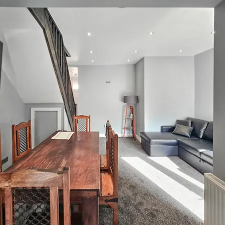 Beresford Co-Living - Private Room Self-Cater Holiday home