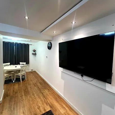 House Hundy Apartment *