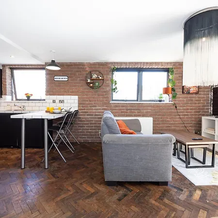 2 Bedroom City Centre Penthouse With Balcony Апартаменты Манчестер