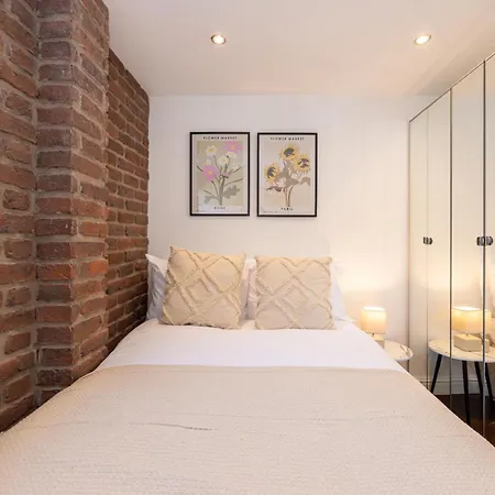 Апартаменты 2 Bedroom City Centre Penthouse With Balcony Манчестер
