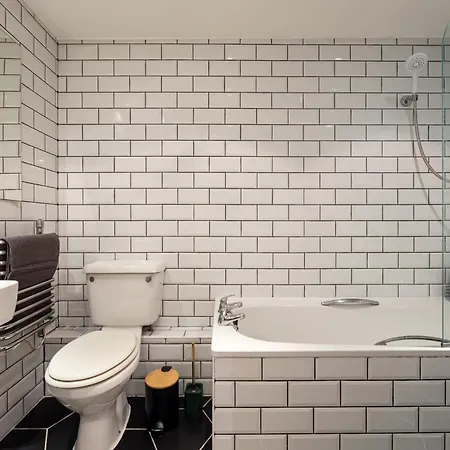 Апартаменты 2 Bedroom City Centre Penthouse With Balcony