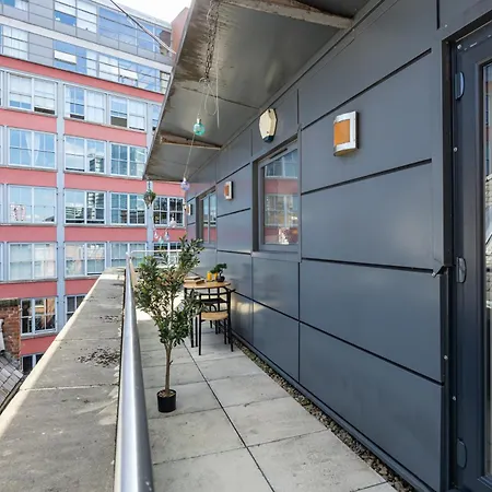 Апартаменты 2 Bedroom City Centre Penthouse With Balcony