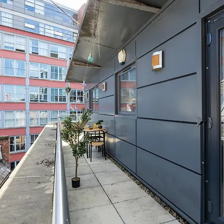アパート 2 Bedroom City Centre Penthouse With Balcony