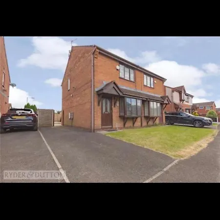 Newton Heath, Rum i privatbostad Manchester