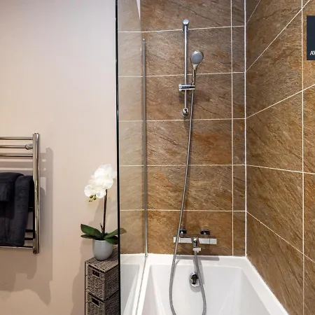 Apartament Stunning One Bedroom By Av Hughes Short Lets & Serviced With Free Parking & Wi-fi