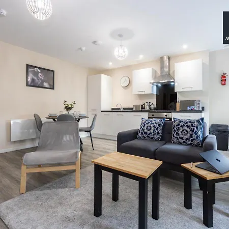 Stunning One Bedroom By Av Hughes Short Lets & Serviced With Free Parking & Wi-fi Apartment