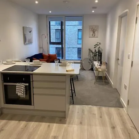 Apartment Manchester-1br Free Parking-cinema