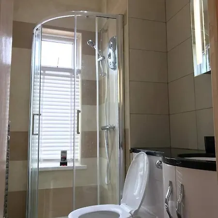 King Tv-bed En-suite Mediacity, Mufc, Salford Проживание в семье