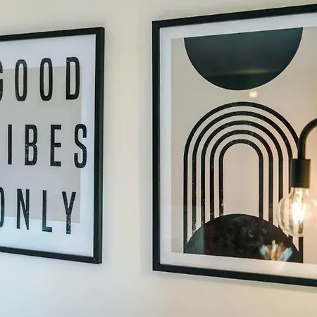 Modern 2br Near Centre - Free Parking Garage