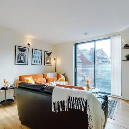 Modern 2br Near Centre - Free Parking Garage