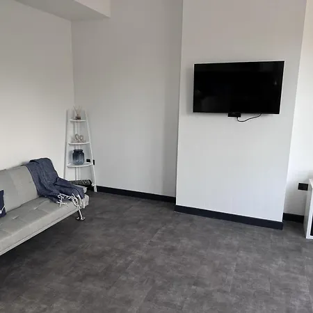 Sleeps 5 With Free Parking *