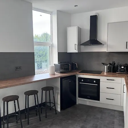 Sleeps 5 With Free Parking * Manchester