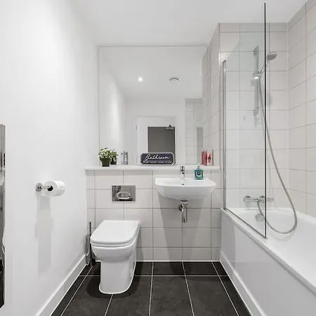 Modern Central Old Trafford Apartmán *