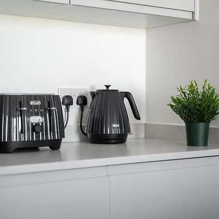 Modern Central Old Trafford Apartment Manchester