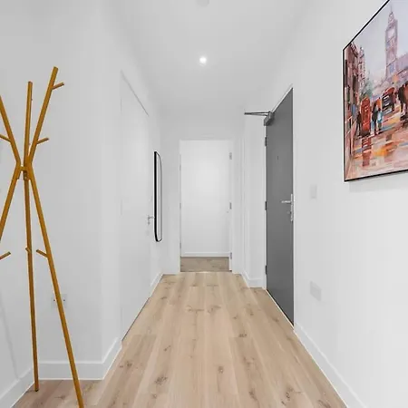 Modern Central Old Trafford Apartment Manchester